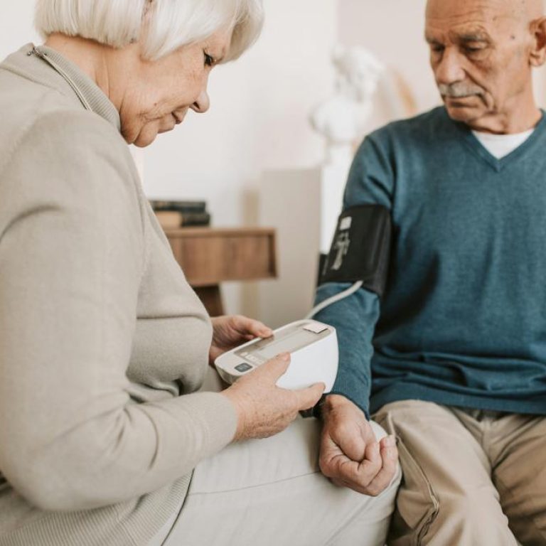 caregiver-support-4df1b0f7bea541d1b33d95f19eb5101b